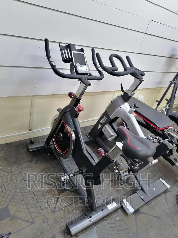 Heavy-Duty Commercial Spinning Bikes. - main view