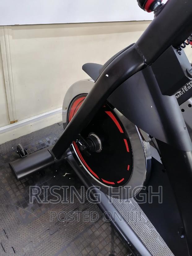 Heavy-Duty Commercial Spinning Bikes. - thumbnail 4