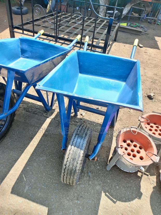 Quality Wheelbarrow - thumbnail 2