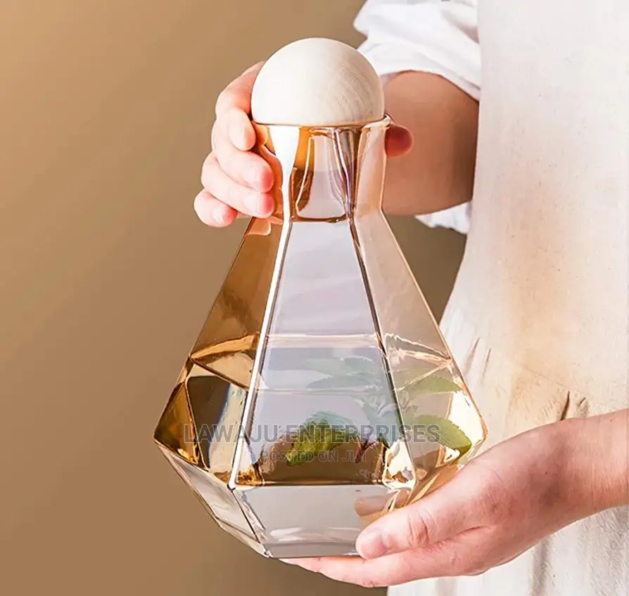 Crystal Glass Pitcher/Whiskey Decanter With Wooden Lid