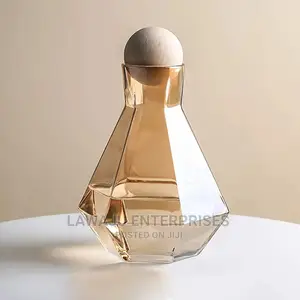 Crystal Glass Pitcher/Whiskey Decanter With Wooden Lid