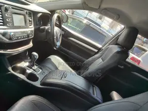 Toyota Kluger 2016 Silver