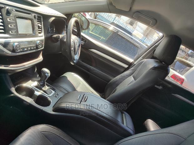 Toyota Kluger 2016 Silver - thumbnail 3