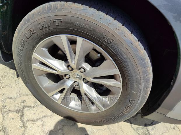 Toyota Kluger 2016 Silver - thumbnail 4
