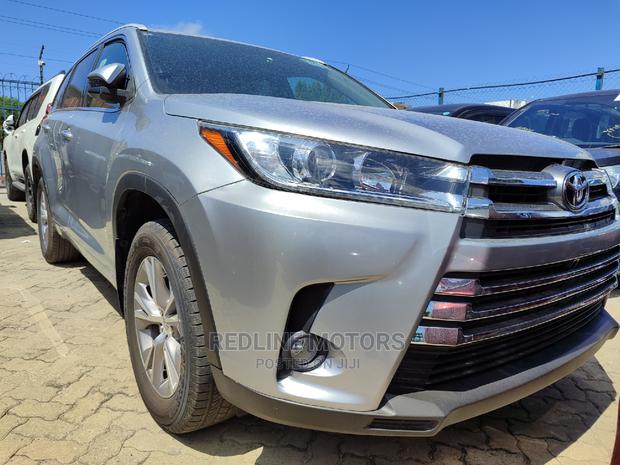 Toyota Kluger 2016 Silver
