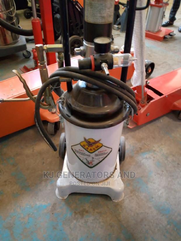 Greasing Machine (Small) - main view