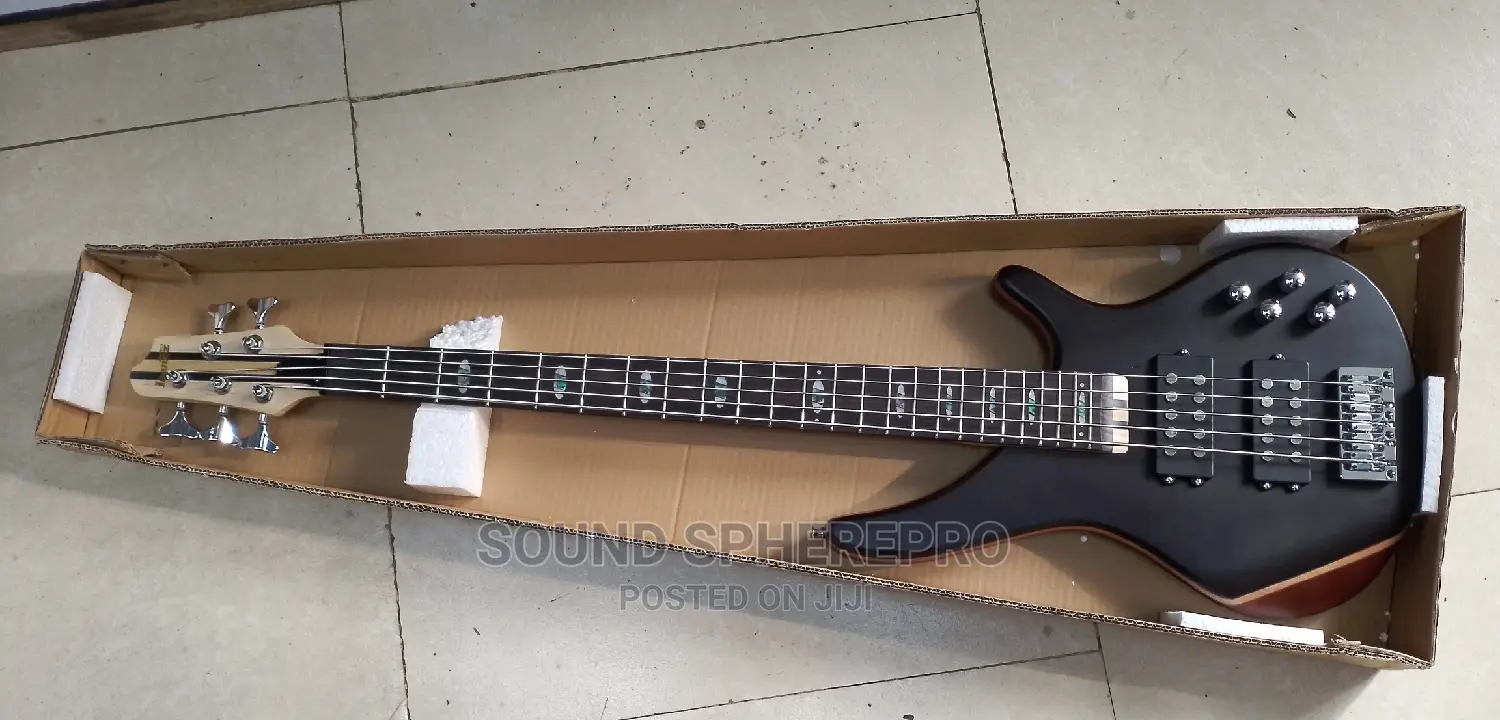 5 String Base Guitar