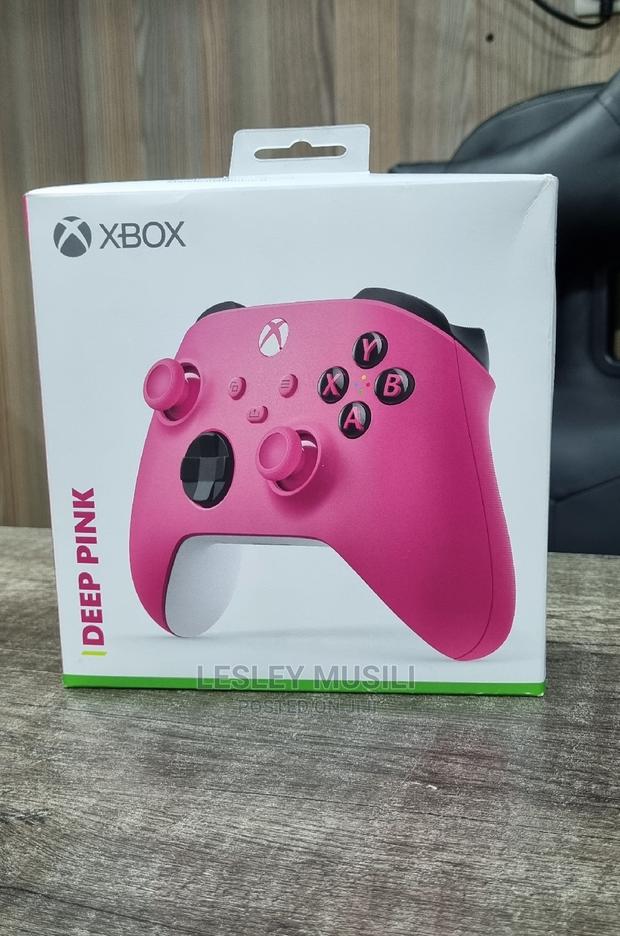 Xbox One Deep Pink Pad New - thumbnail 2