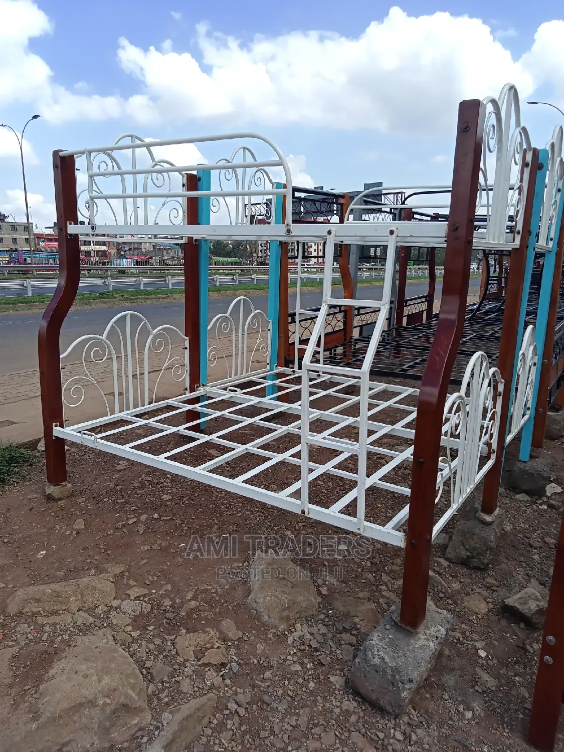Mahogany White Metal Doube Decker