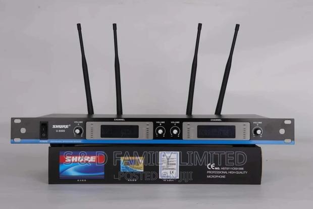 Shure Professional 4 Microphone Wireless System - thumbnail 2