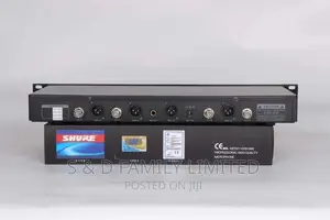 Shure Professional 4 Microphone Wireless System