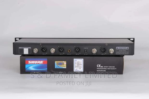 Shure Professional 4 Microphone Wireless System - thumbnail 3