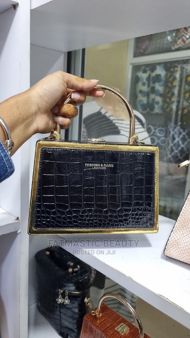 Pretty Clutch Bag - thumbnail 2