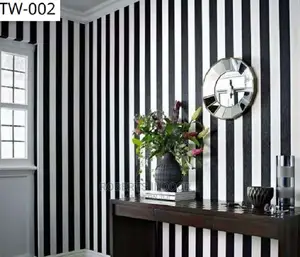Go for Glamour With Luxurious Wallpaper Accents