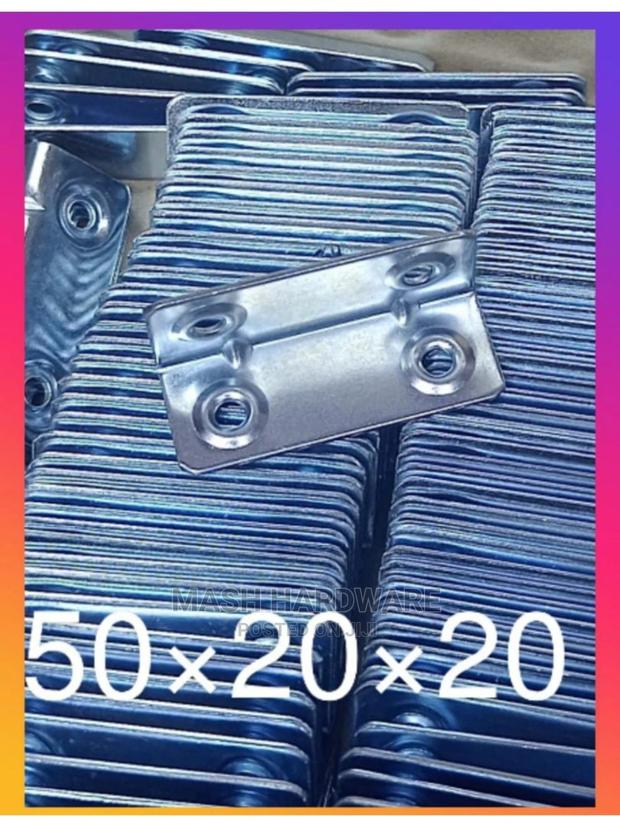 50*20*20 Córner Braces - main view