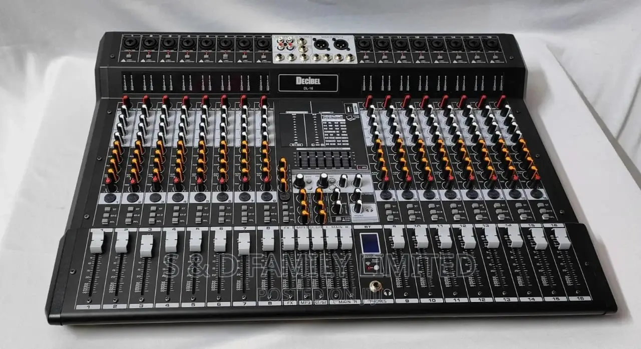 Decibel DE 16 Channels Powered Mixer