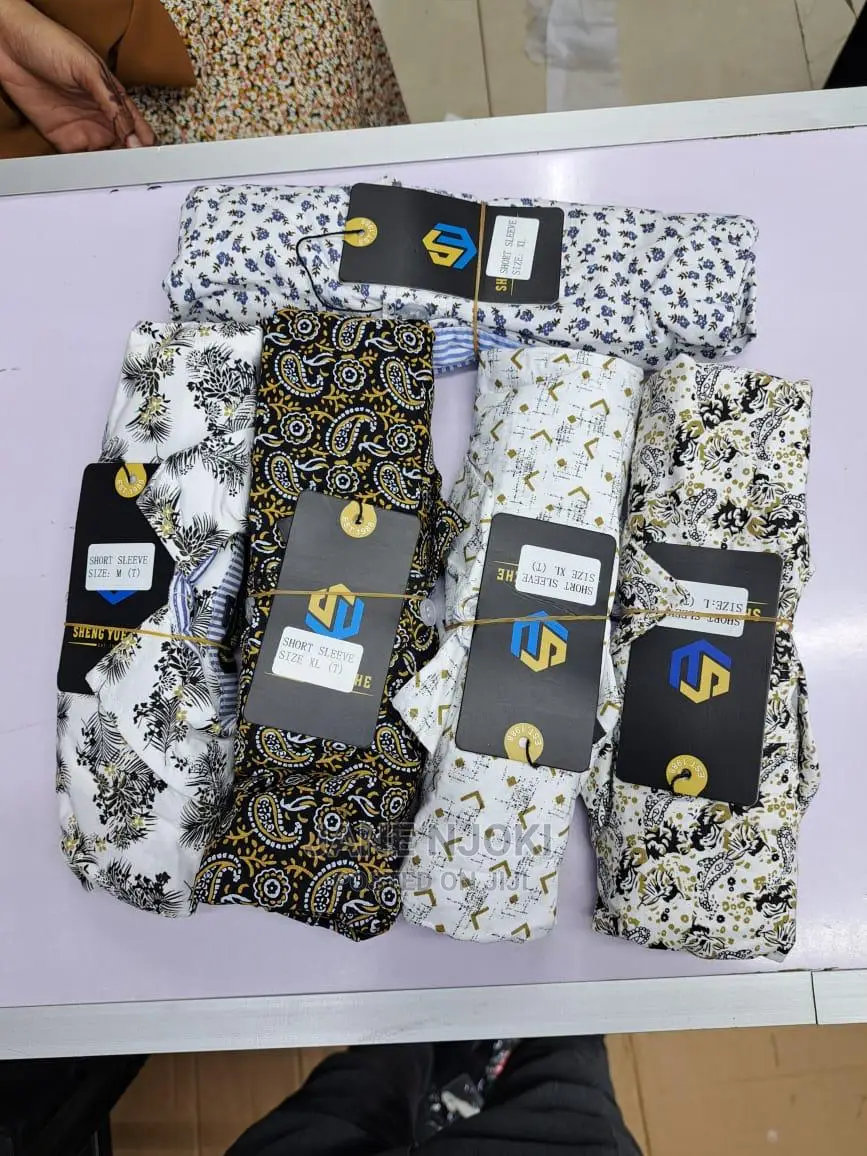 Sort Sleeved Shirt