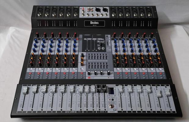 Decibel DE 12 Channels Powered Mixer