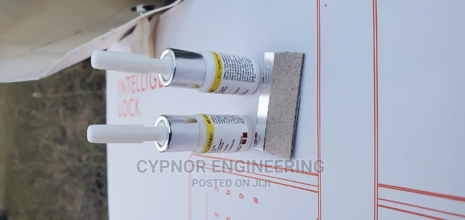 Windscreen Crack Repairing Fluid