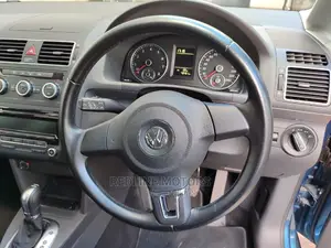 Volkswagen Touran 2016 Blue