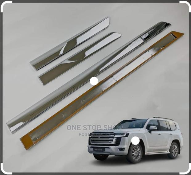 Prado 4pcs Side Door Chrome Stripes