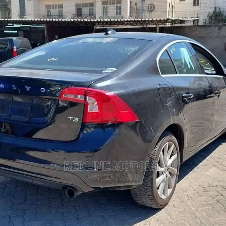 Volvo S60 T4 Base 2016 Black