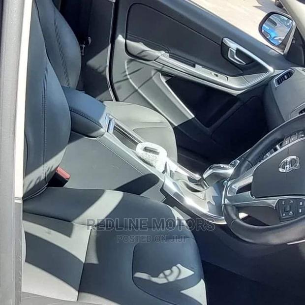 Volvo S60 T4 Base 2016 Black - thumbnail 5