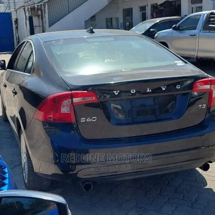 Volvo S60 T4 Base 2016 Black