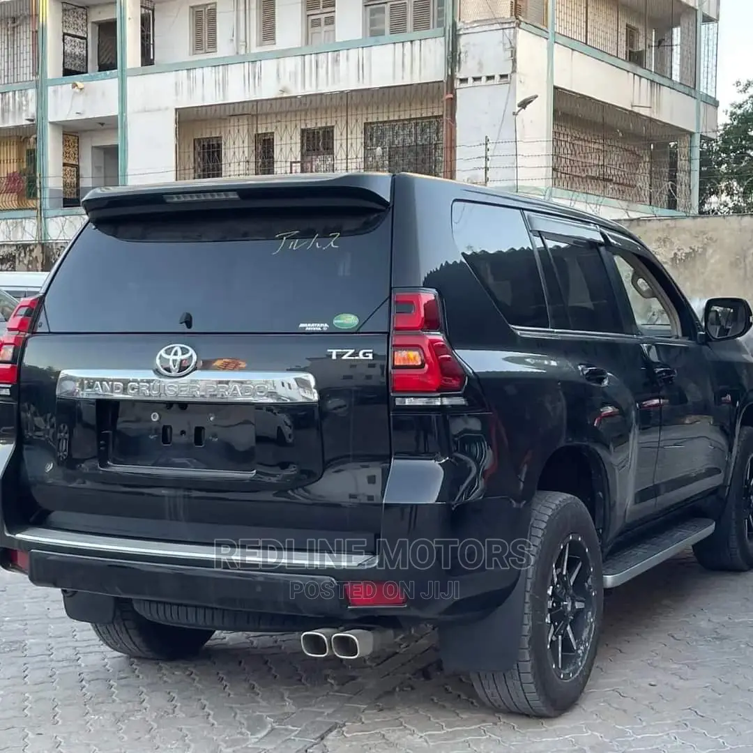 Toyota Land Cruiser Prado 2.8 2019 Black