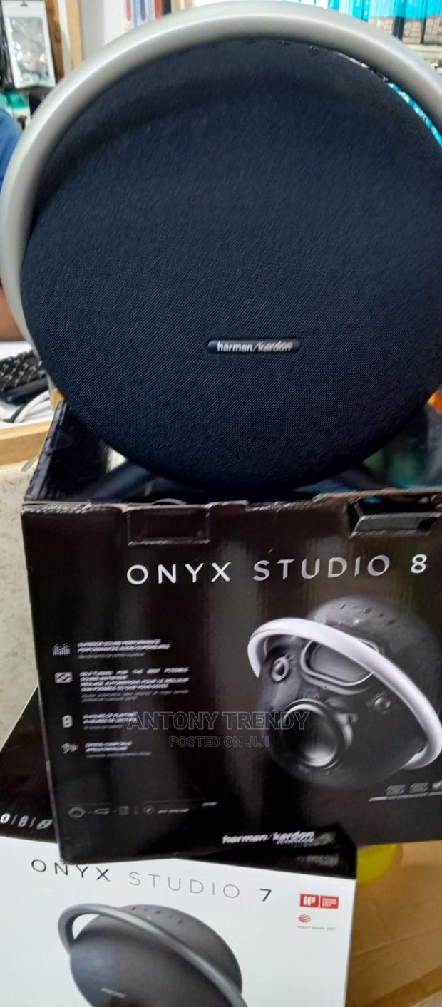 Harman Kardon Onyx Studio 8 - main view