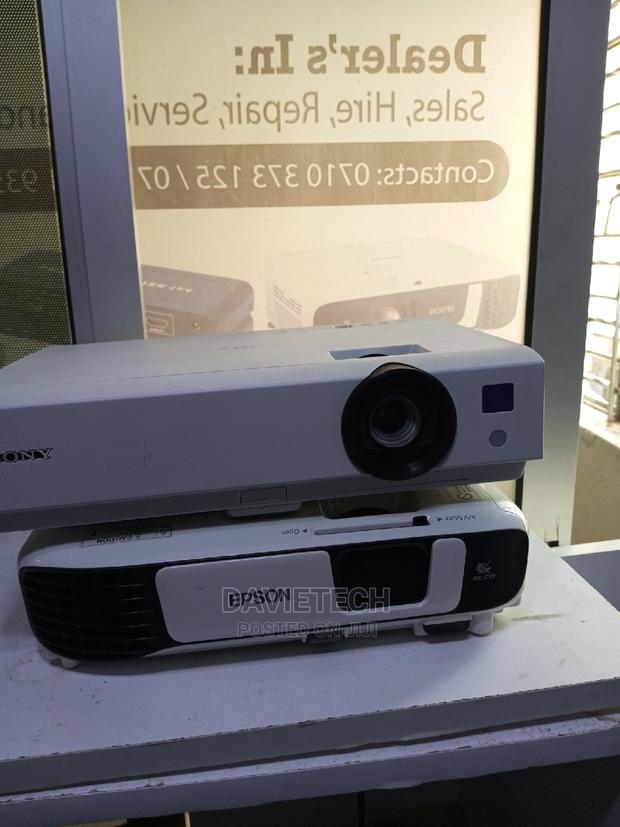 Refurbished EPSON Eb S41- Projector - main view