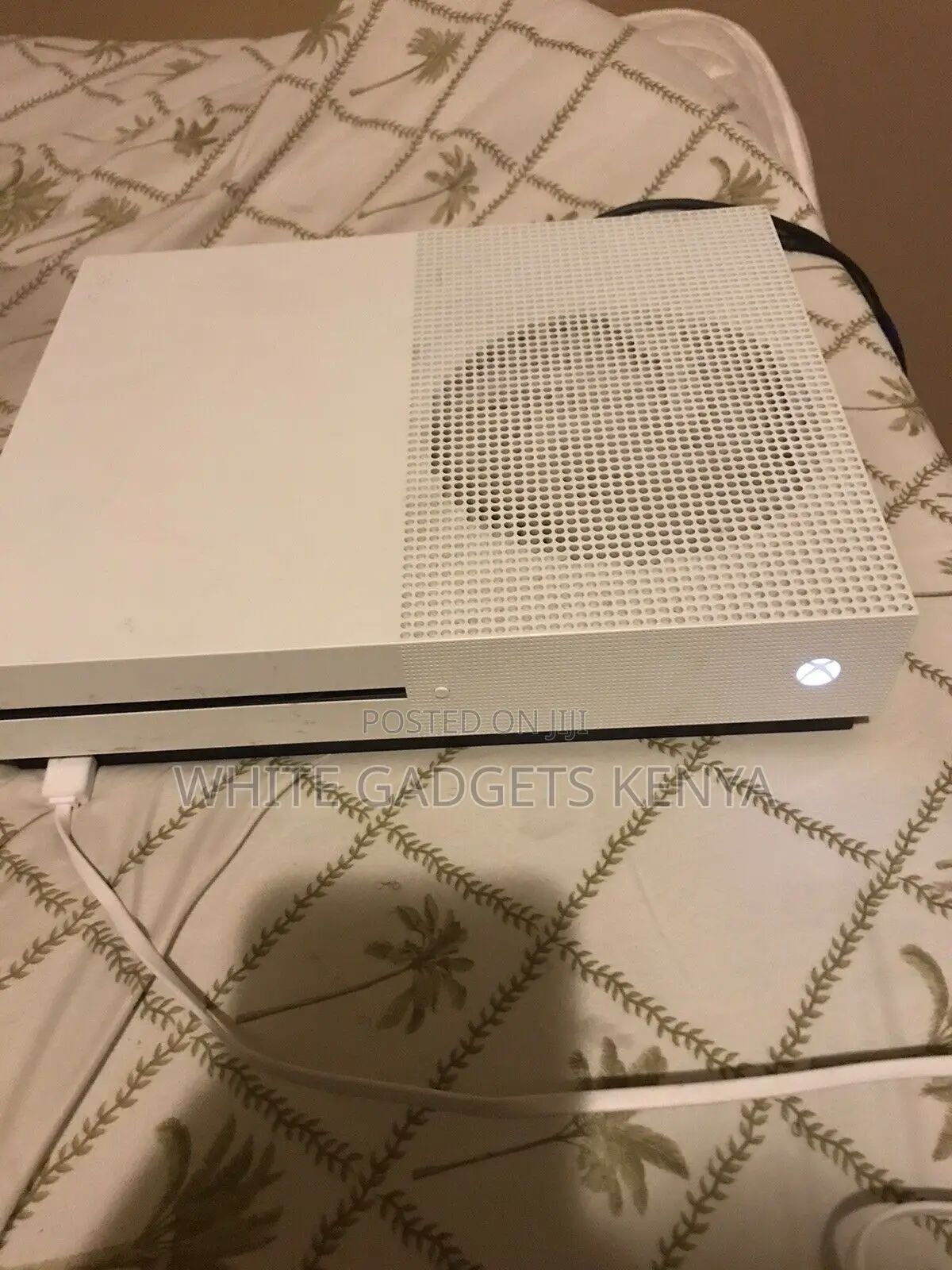 Xbox One S 1tb Wiith Pad