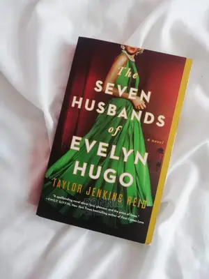 The Seven Husbands of Evelyn Hugo Book by Taylor Jenkins Rei