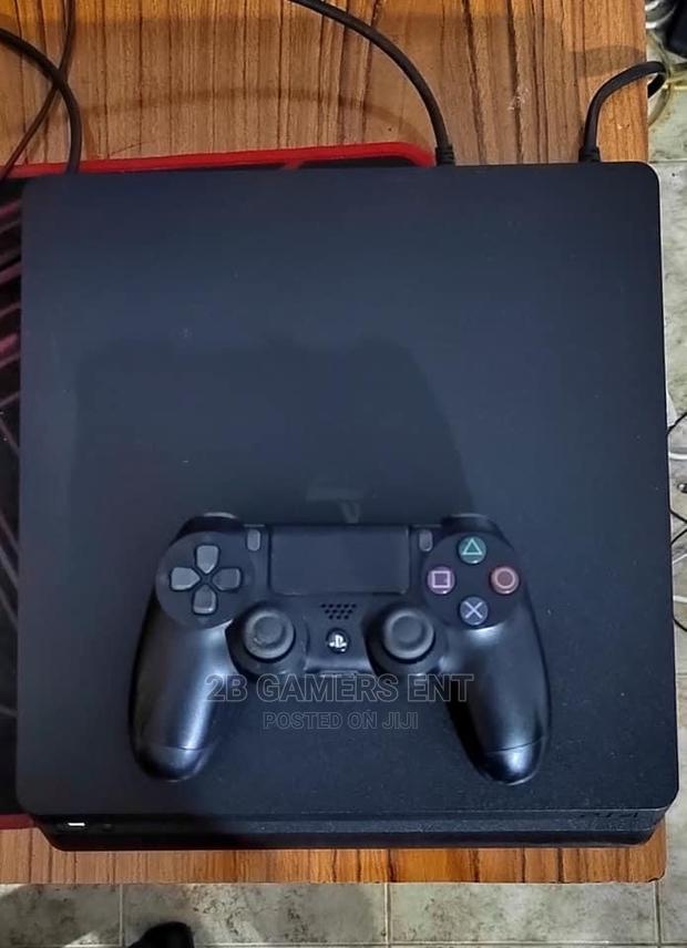 1 TB Slim, PS4 - main view