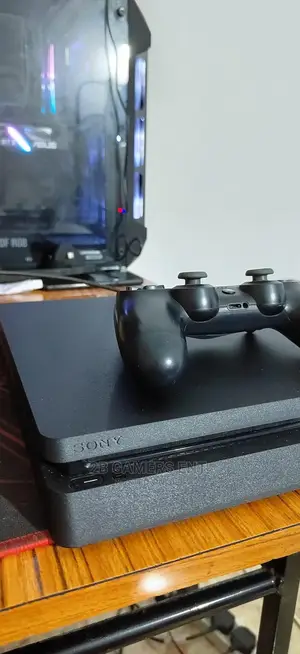 1 TB Slim, PS4