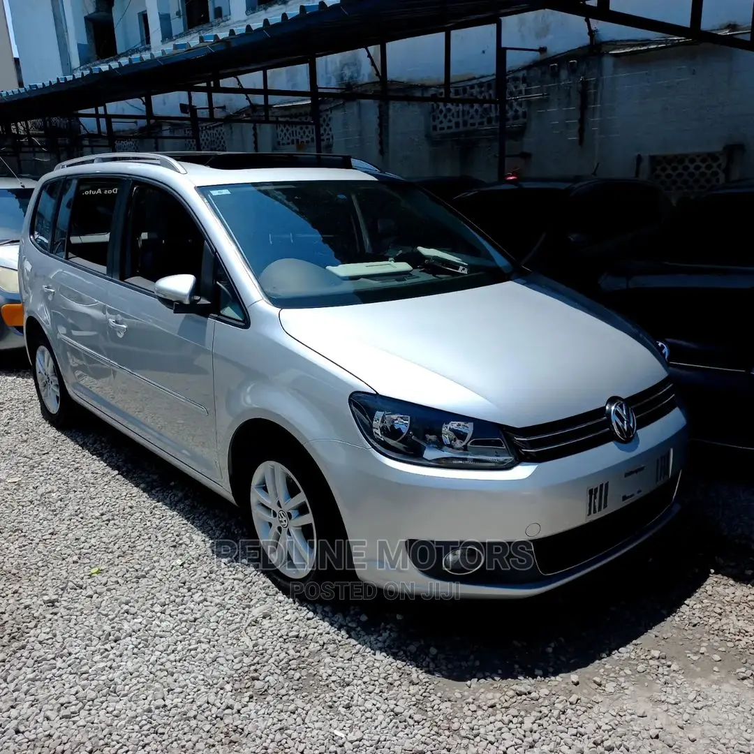 Volkswagen Touran 2016 Silver
