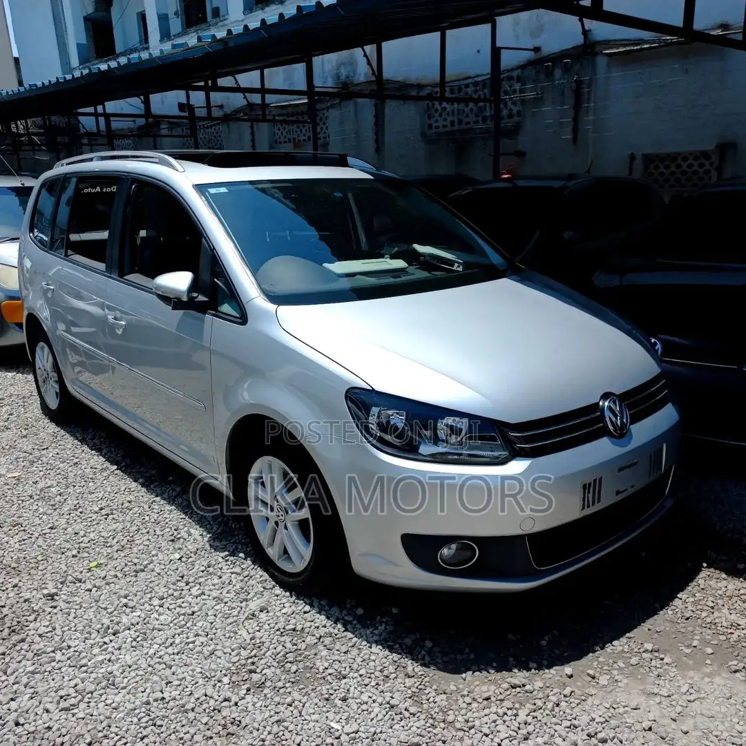 Volkswagen Touran 2016 Silver