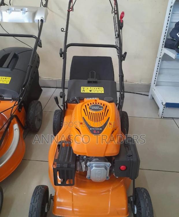 Color Yellow or Orange 6.5hp Petrol Engine With a 18" Blade
