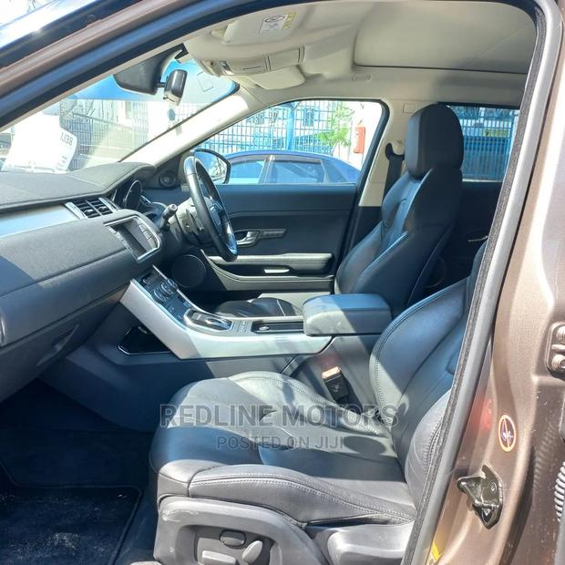 Land Rover Range Rover Evoque 2016 Gold - thumbnail 3