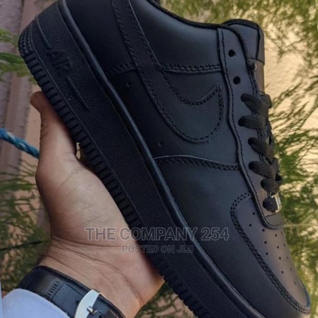 Original All Black Airforce One Sneakers Available - thumbnail 8