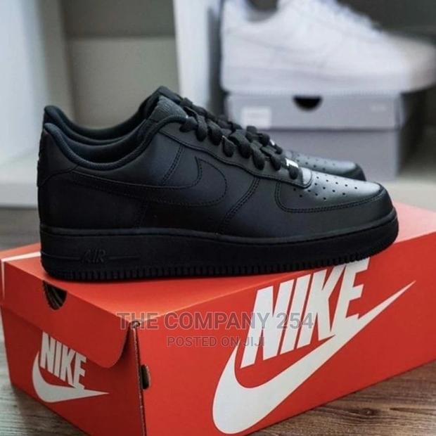 Original All Black Airforce One Sneakers Available - thumbnail 9