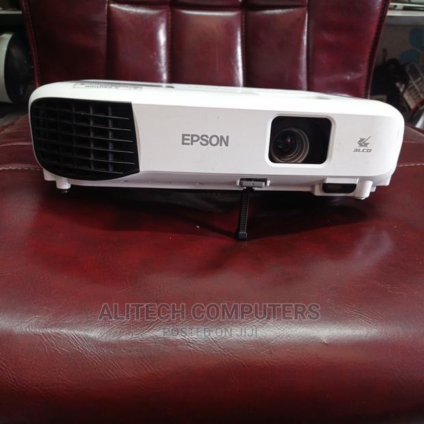 Epson Eb-E10 - thumbnail 2