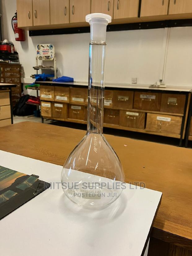 A Pair of Volumetric Flask Griffchem 500ml