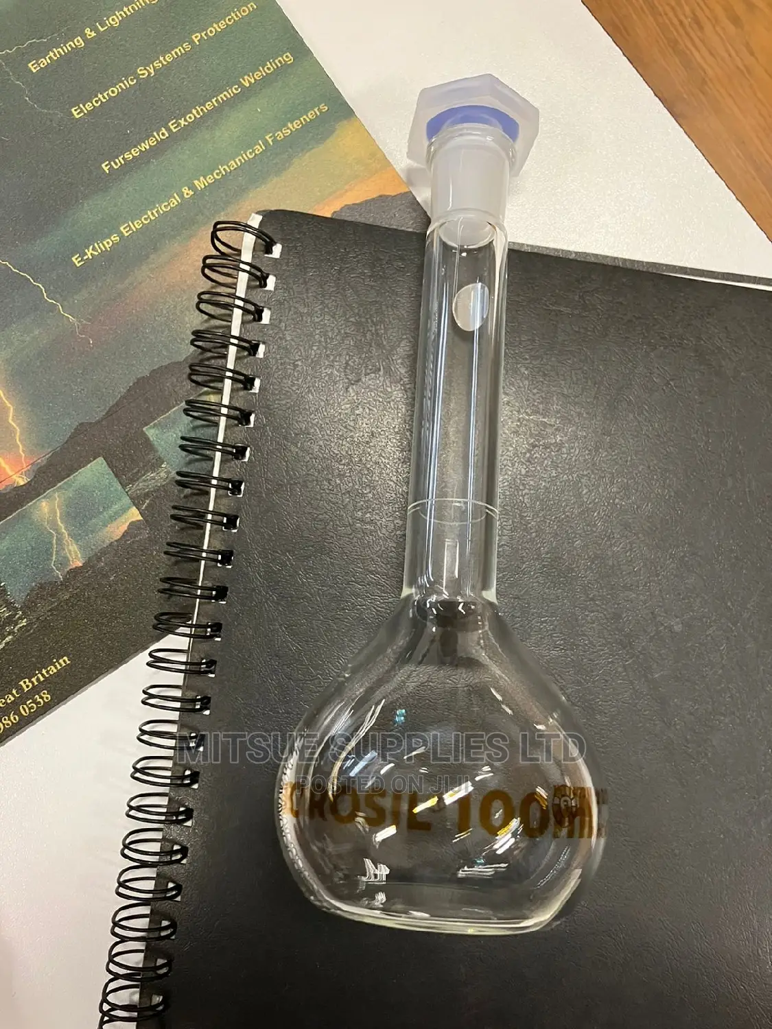 Borosil Volumetric Flask 100ml