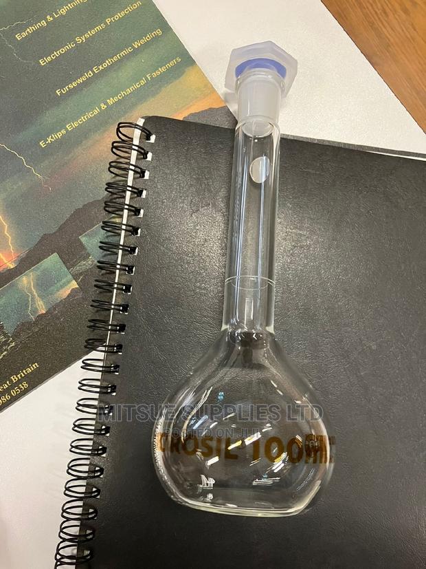 Borosil Volumetric Flask 100ml
