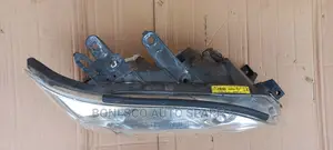 Toyota Vanguard Xenon Headlight Assembly