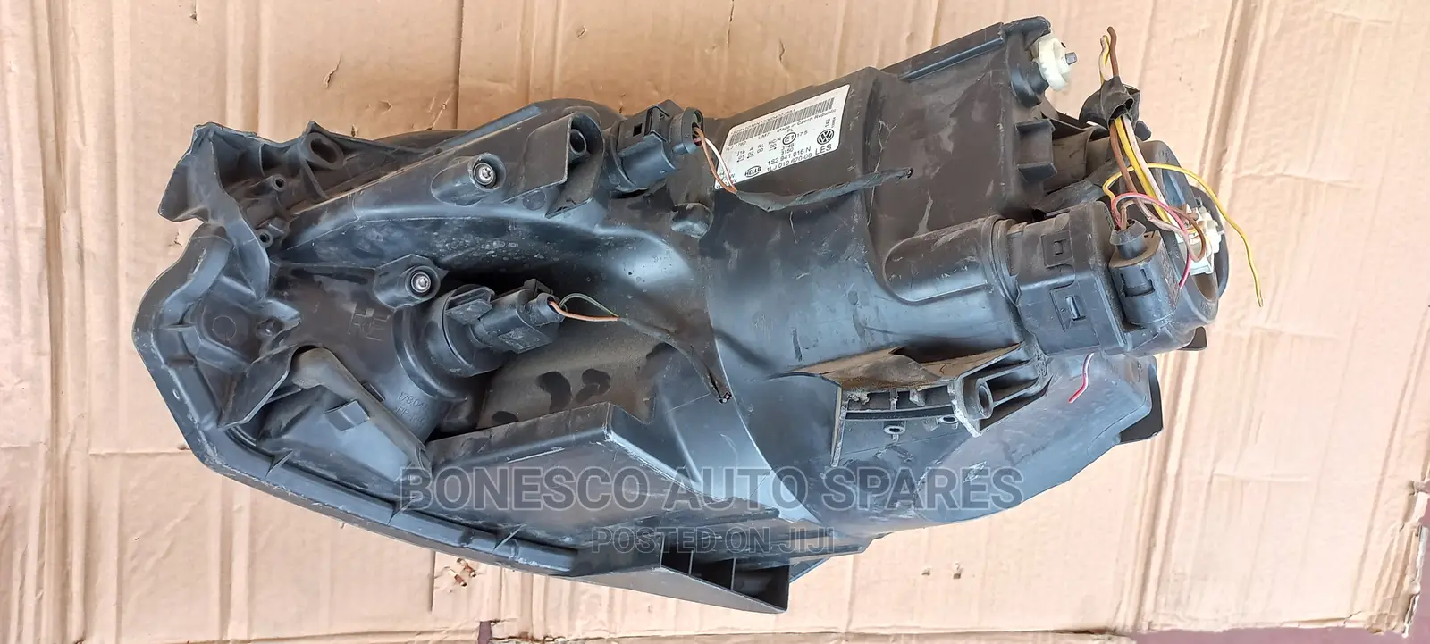 VW UP! Nonxenon Headlight Assembly