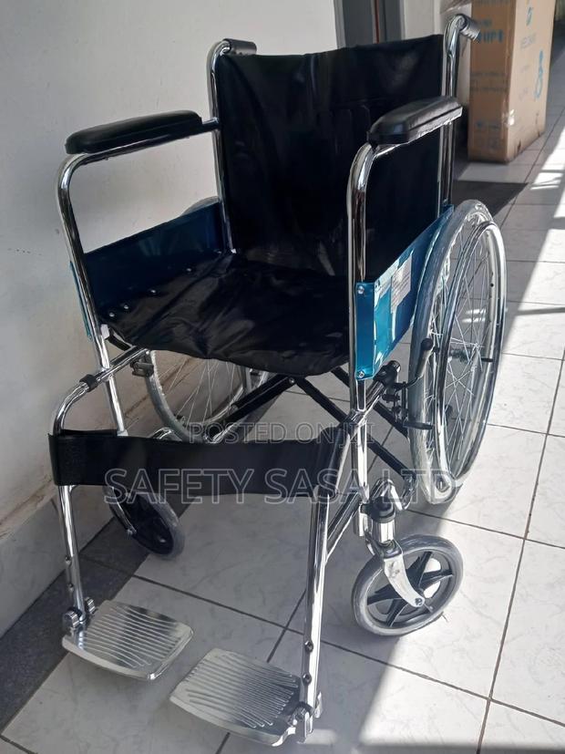 Standard Wheelchair - thumbnail 2