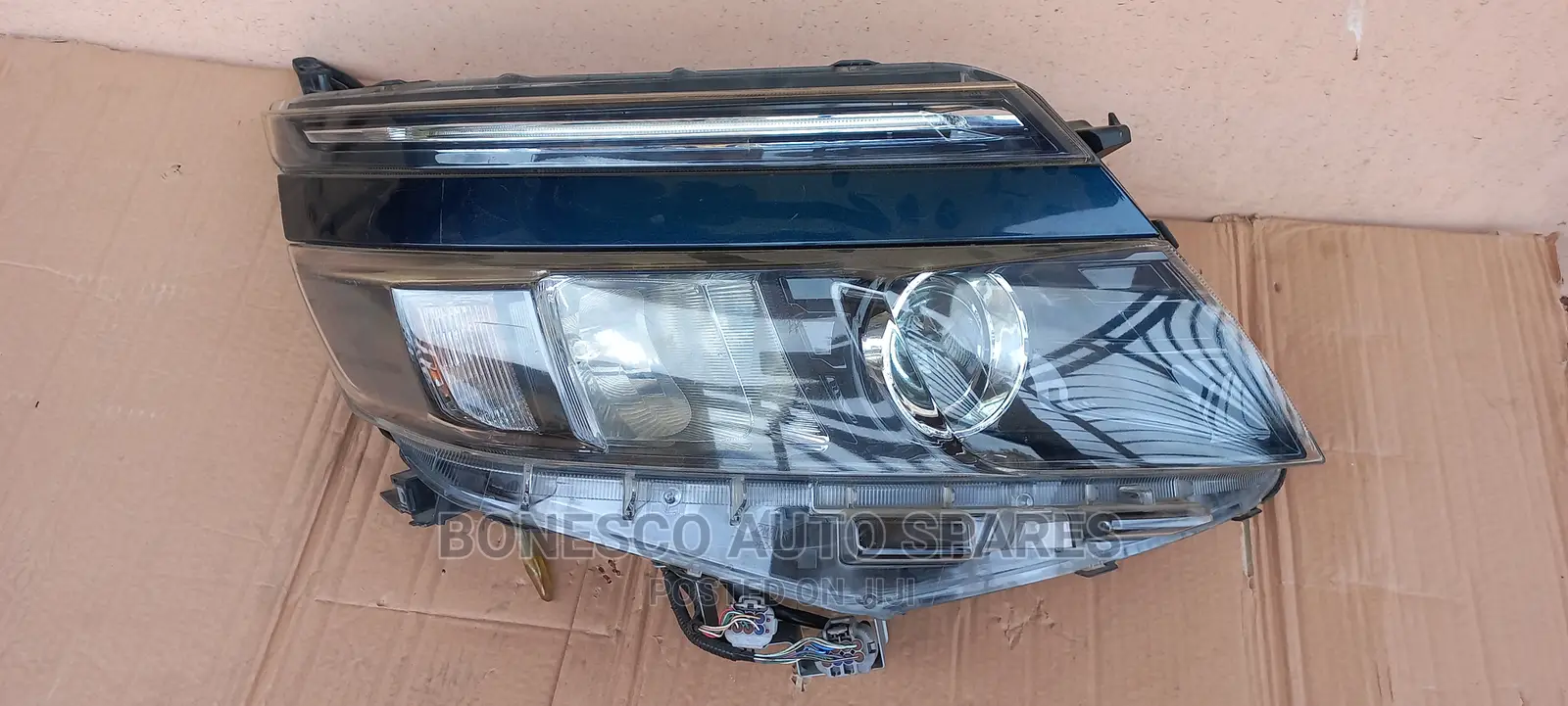 Toyota Voxy (2014- 2016) Xenon Headlight Assembly Blackshade