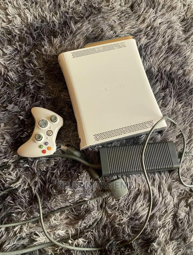 Xbox 360 Phat, Chipped - thumbnail 3